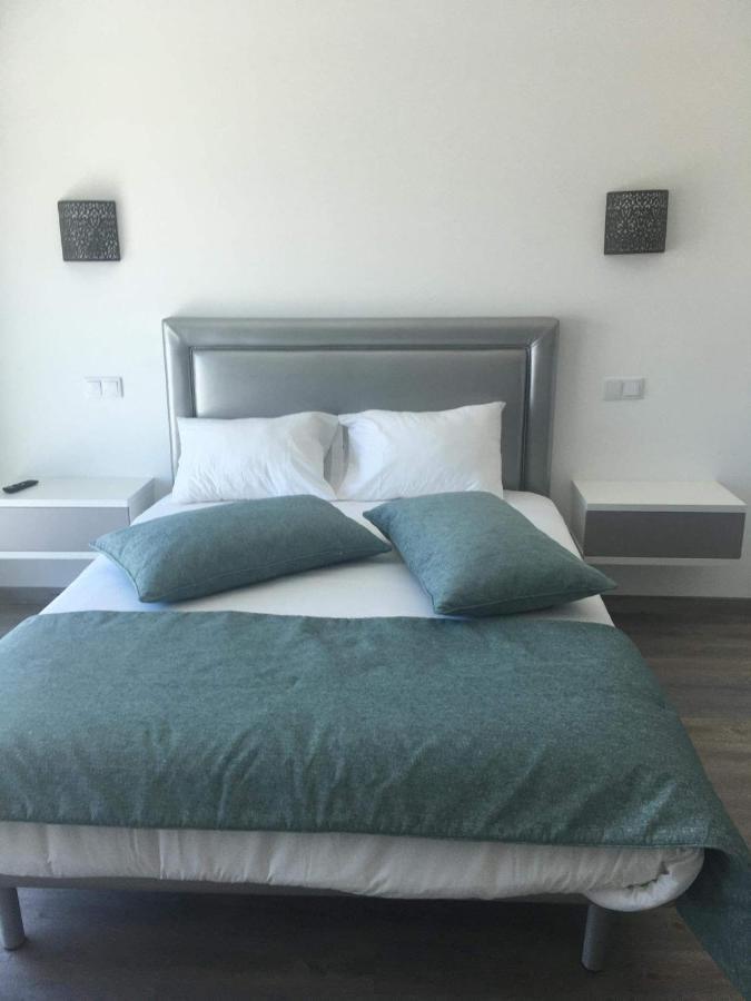 Habitación Doble Deluxe con balcón y vistas al mar