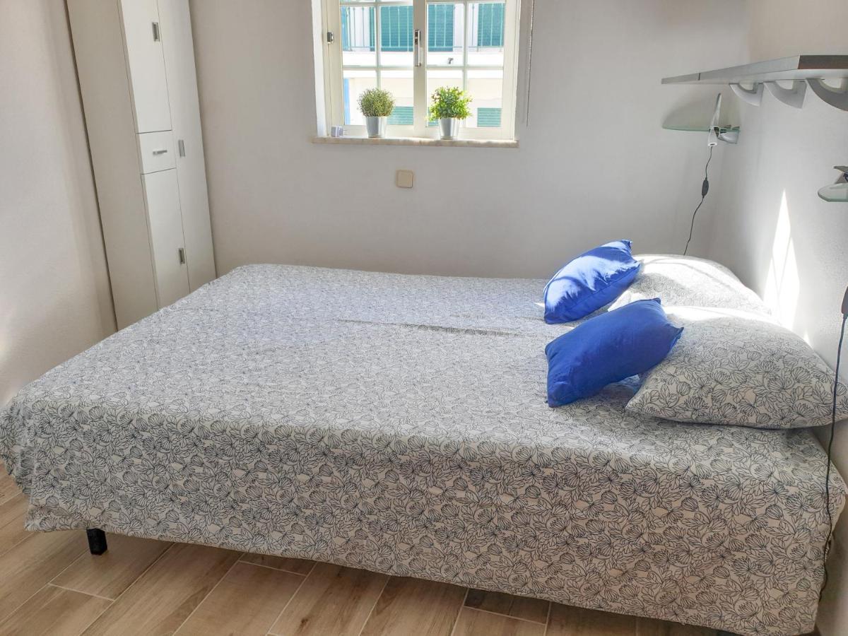 Two-Bedroom House,1039799542:JPEG
