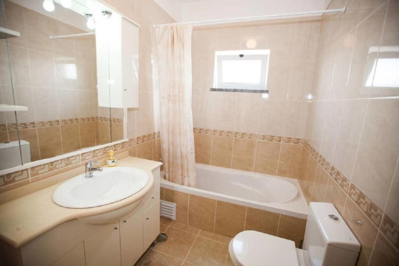 Four-Bedroom House,1098944544:JPEG
