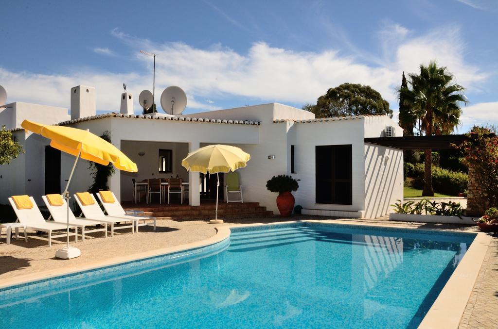 Casa com 3 Quartos e Piscina