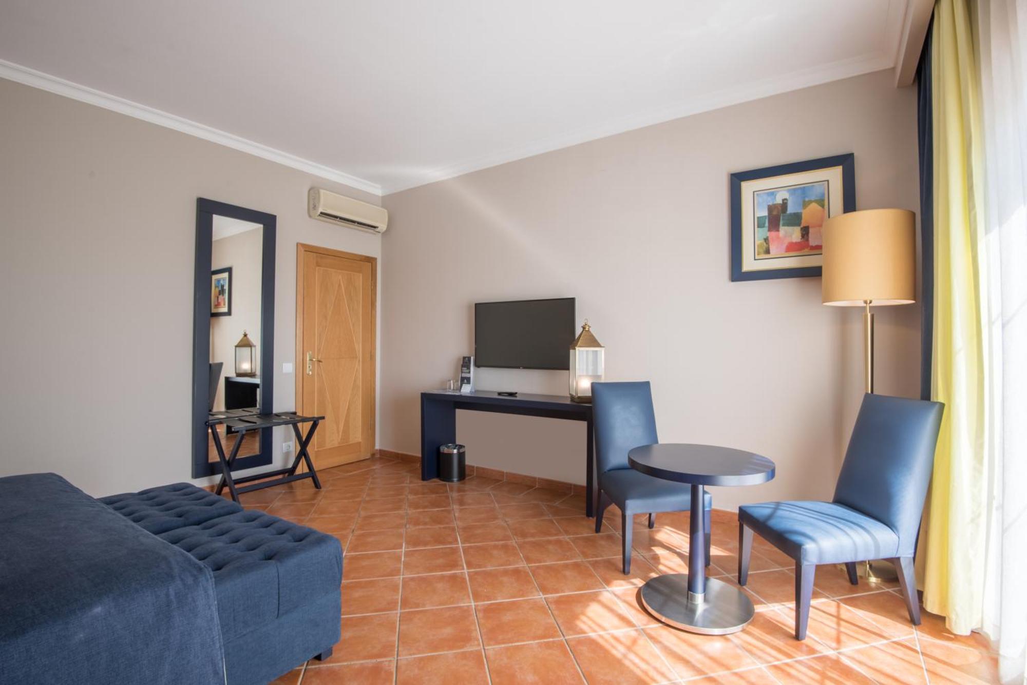 Suite Familiar (2 adultos + 2 niños)