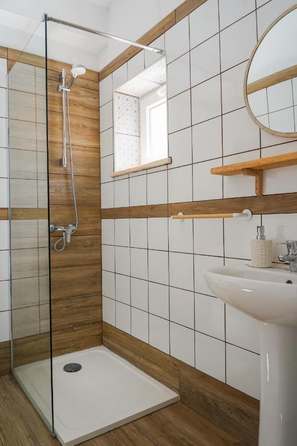 Quarto Duplo com Casa de Banho Privativa