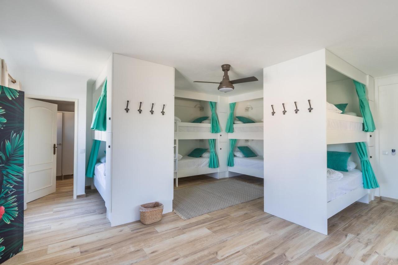 Mixed Dormitory Room