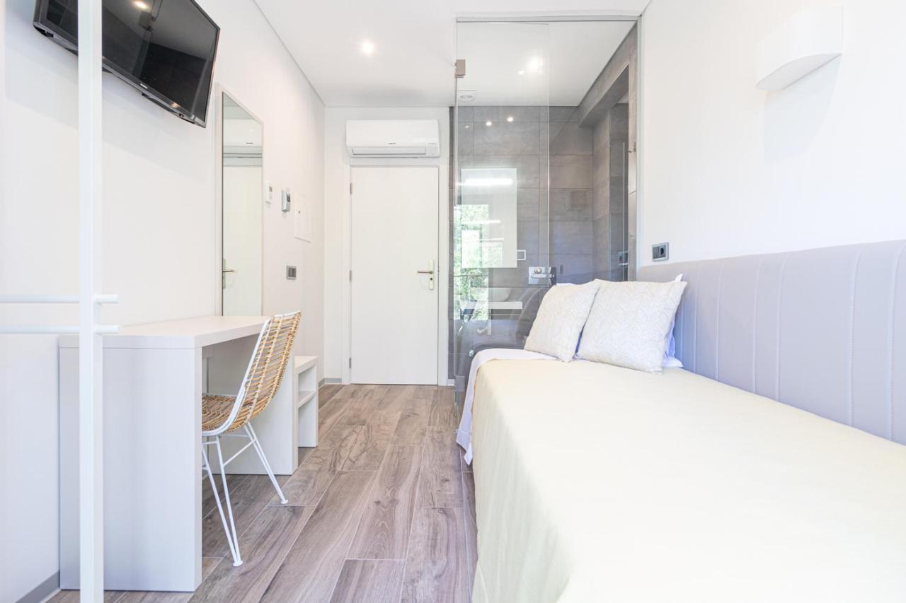 Einzelzimmer mit Balkon