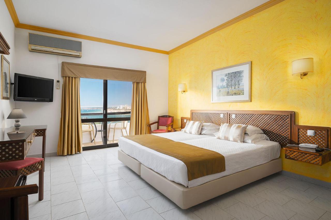 Double or Twin Room Sea View
