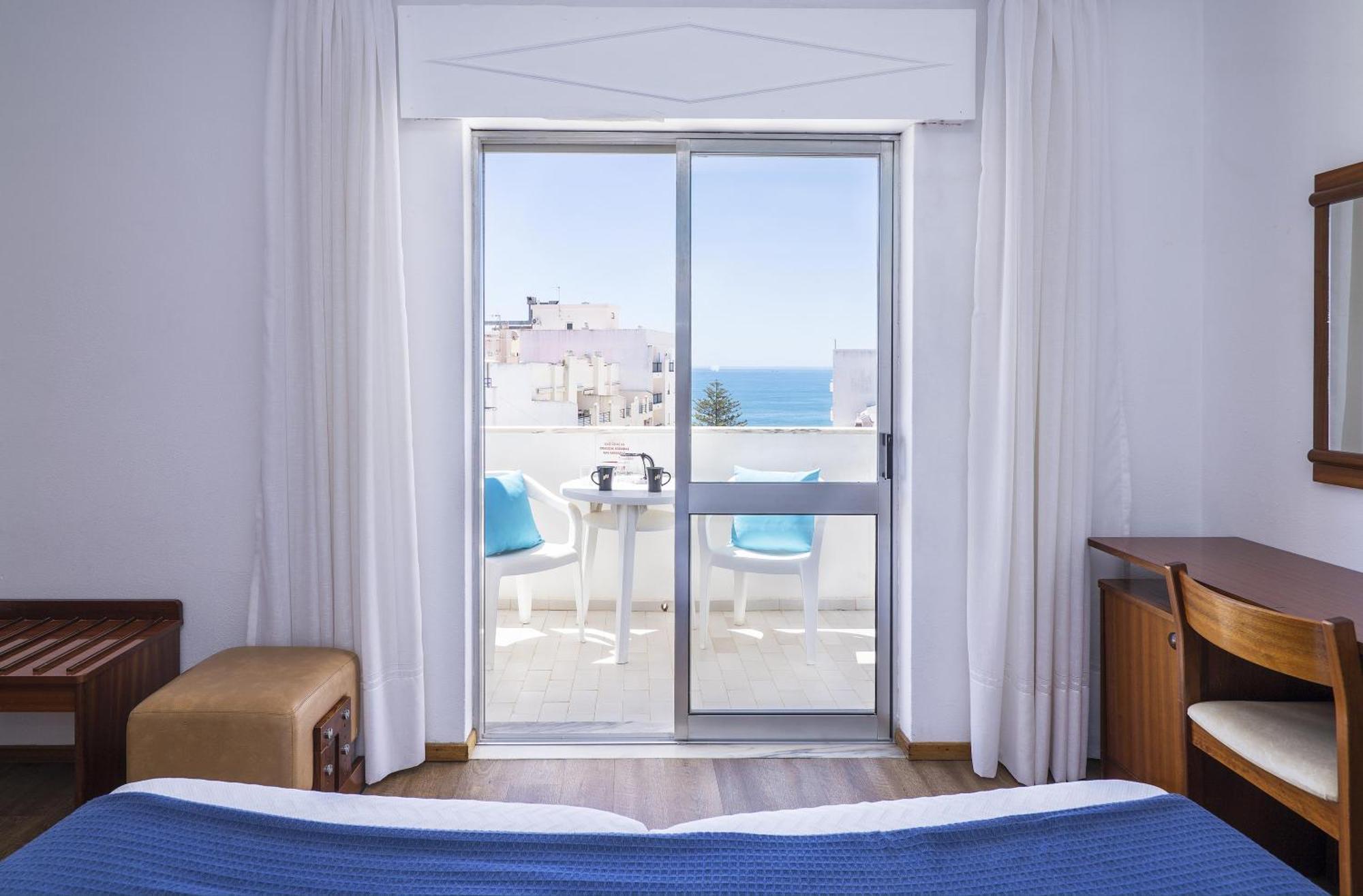 One-Bedroom Apartment with Sea View,1589547224:JPEG