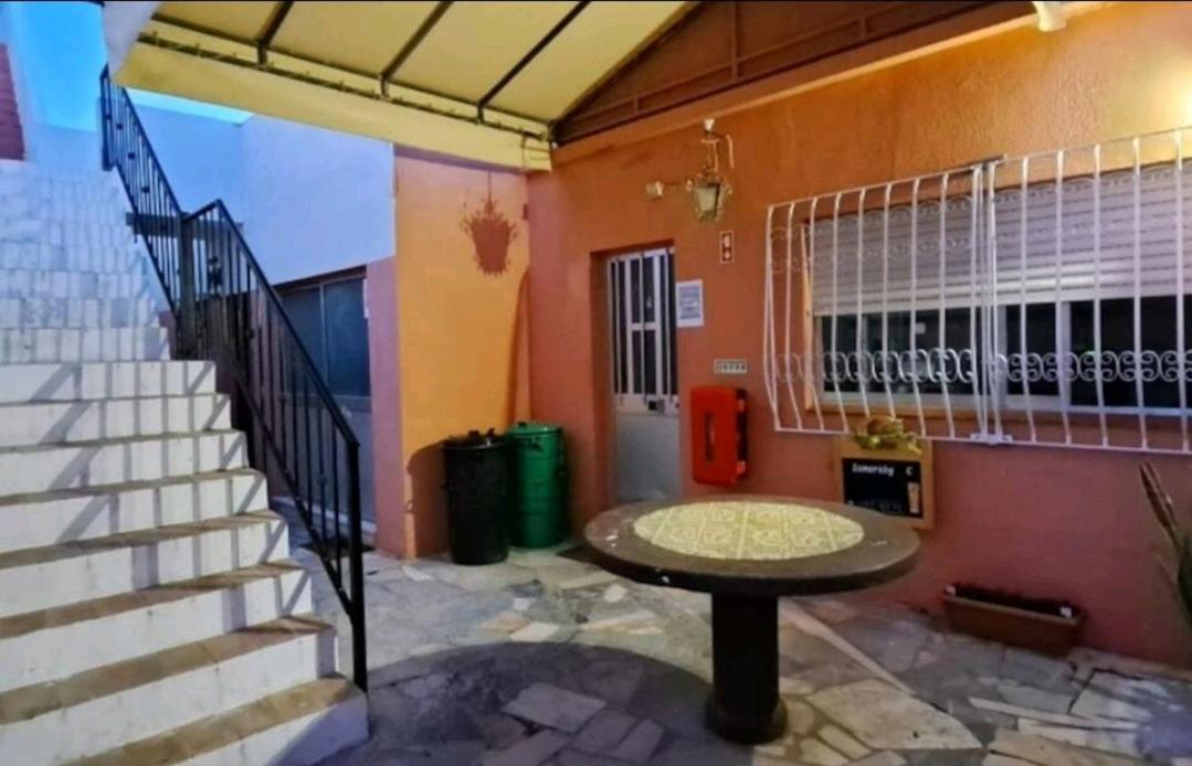 Basic Triple Room Private Bathroom