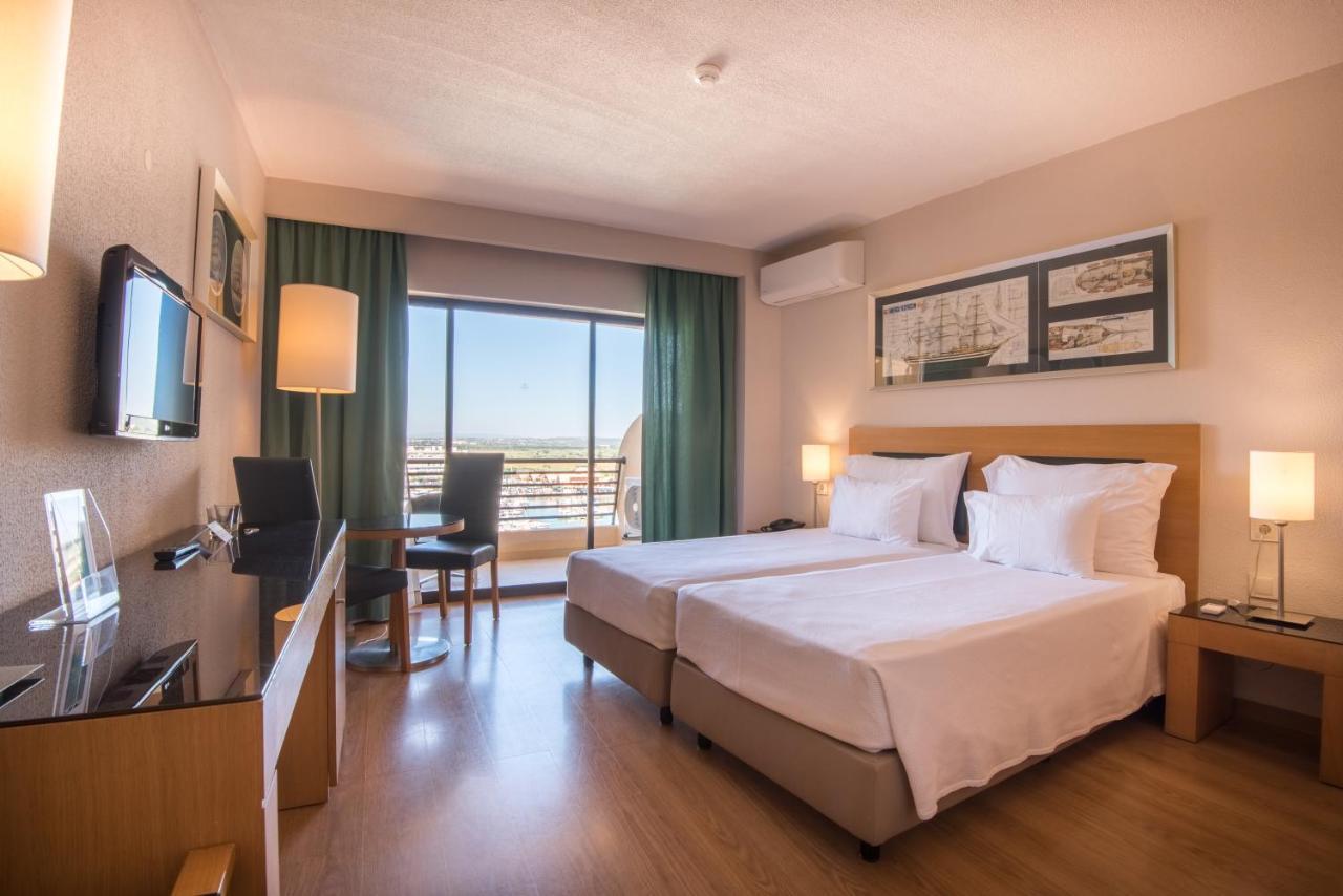Quarto Twin com Vista Mar e Cama Extra (2 Adultos + 1 Criança)