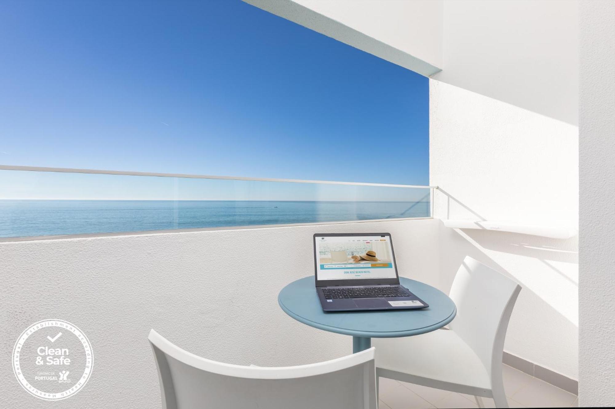 Double or Twin Room Sea View