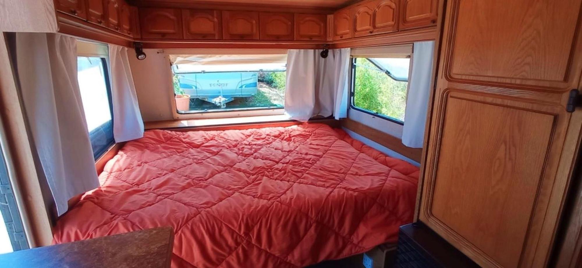 Caravan,1594935233:JPEG