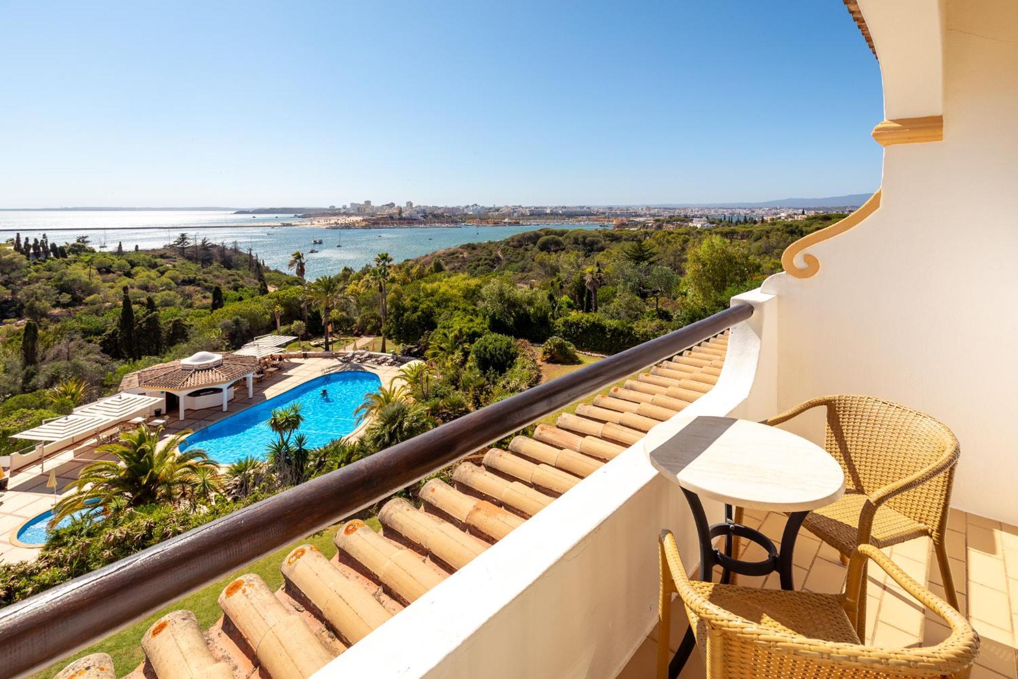 Double or Twin Room Sea View