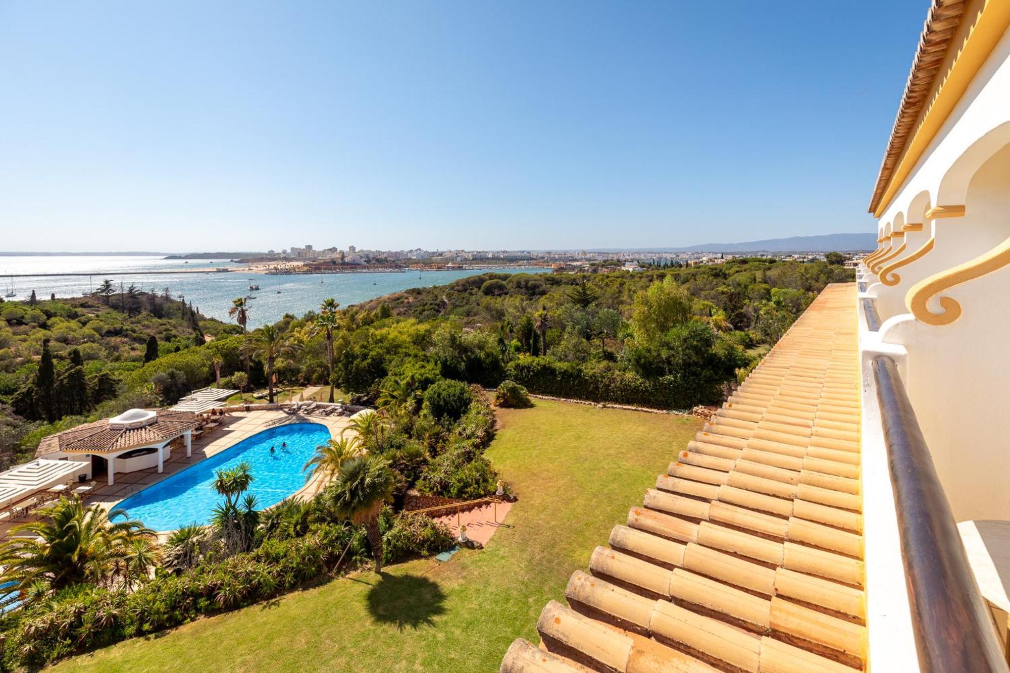 Double or Twin Room Sea View