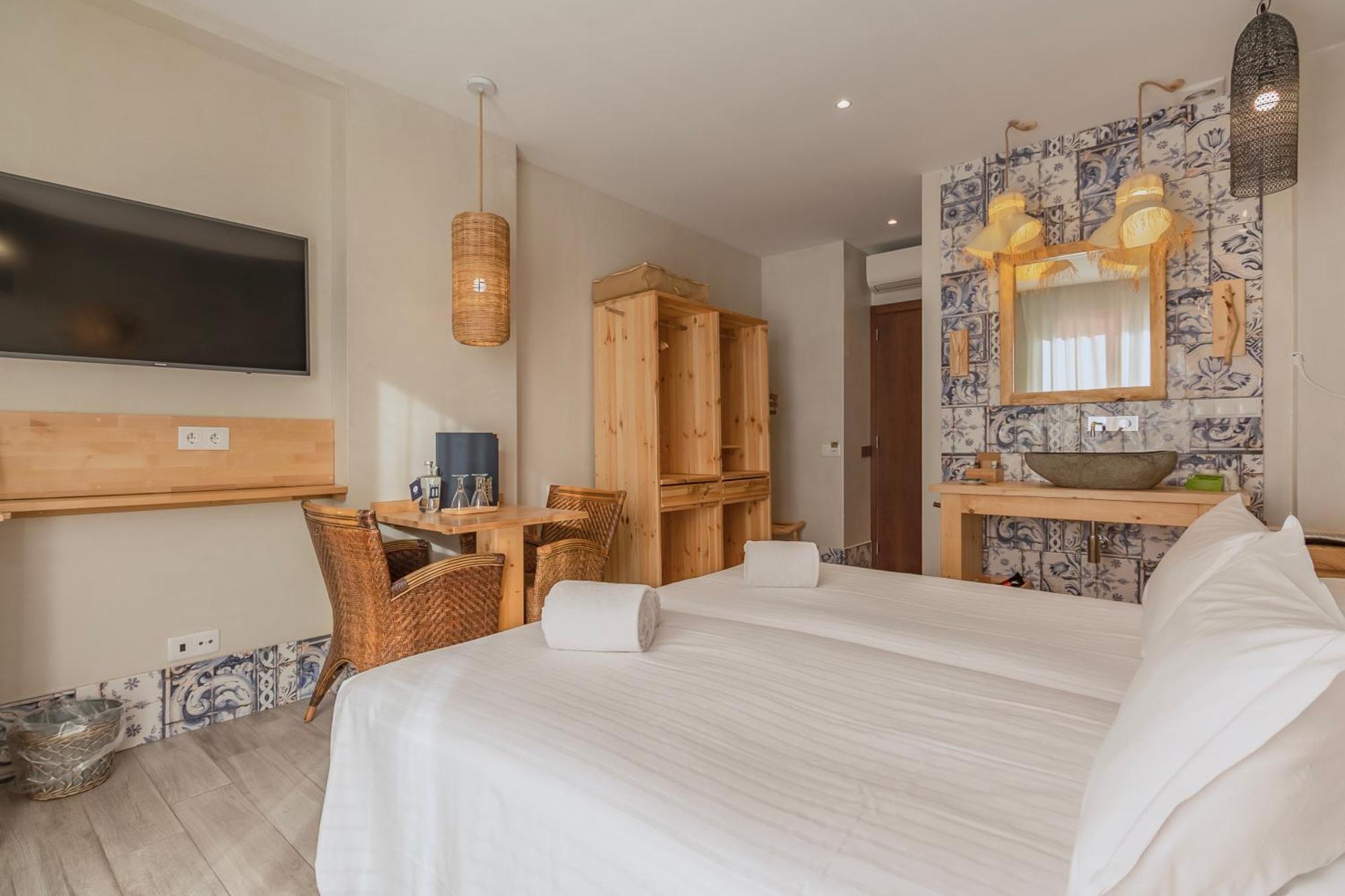 Standard Double or Twin Room - Guesthouse