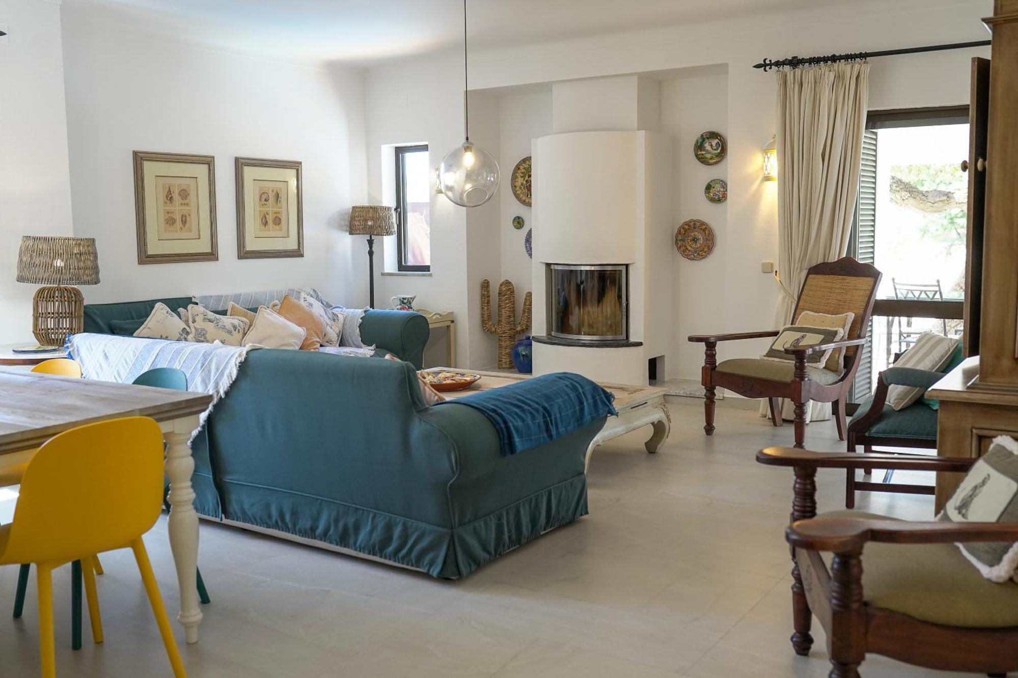 Detached Four-Bedroom Villa Private Pool