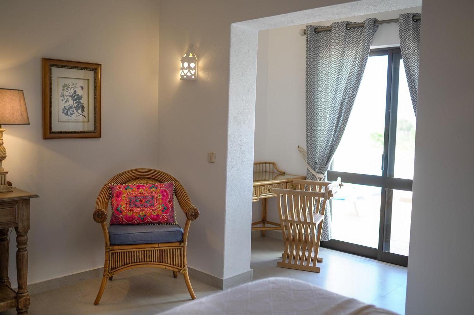 Detached Four-Bedroom Villa Private Pool