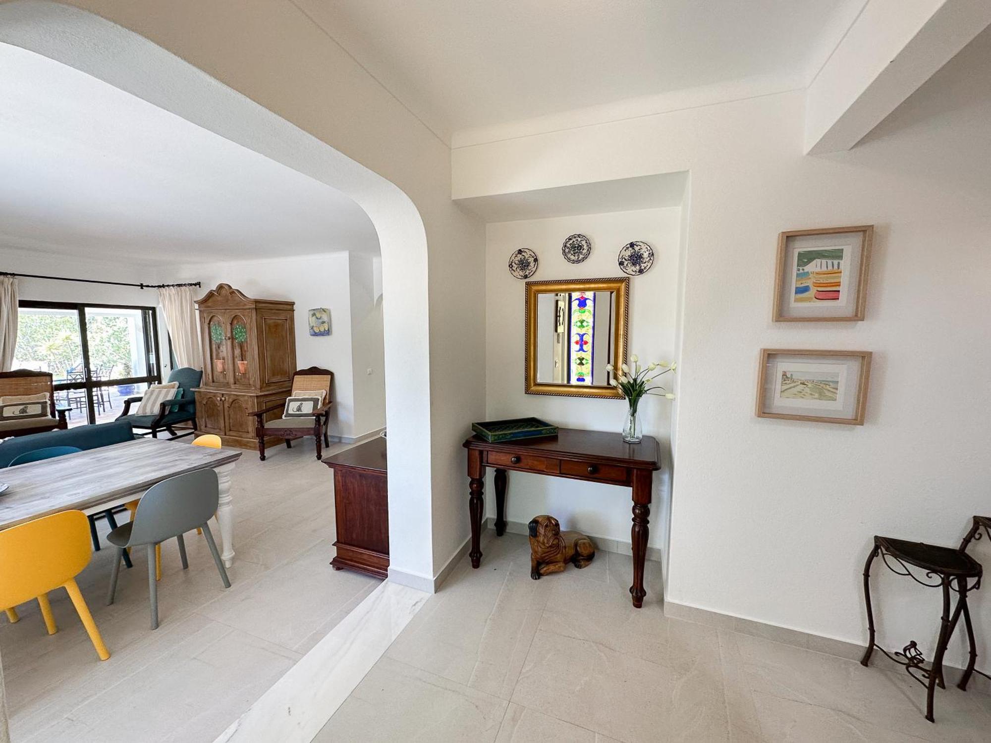 Detached Four-Bedroom Villa Private Pool