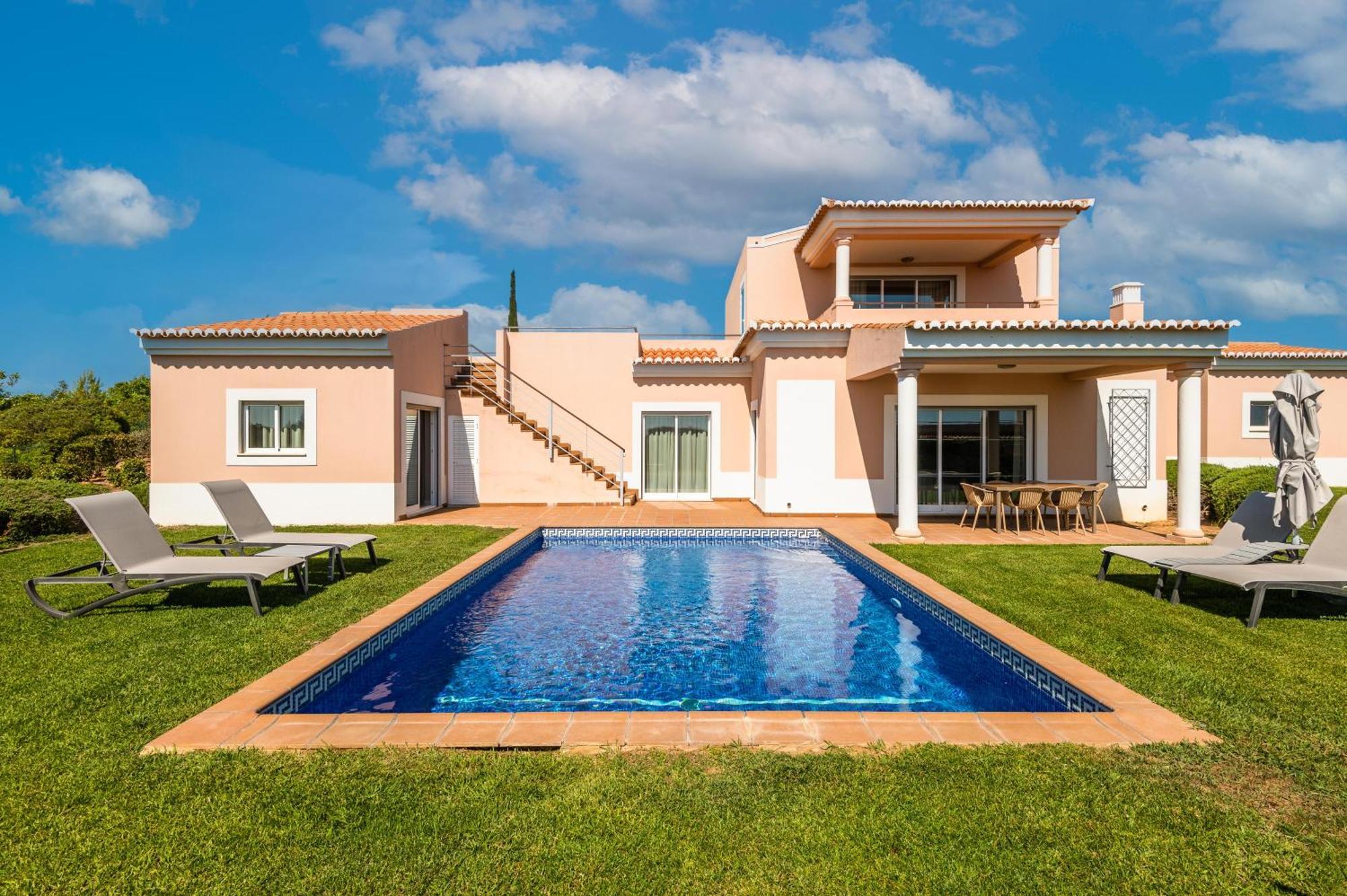 Three-Bedroom Villa with Private Pool,1566984200:JPEG