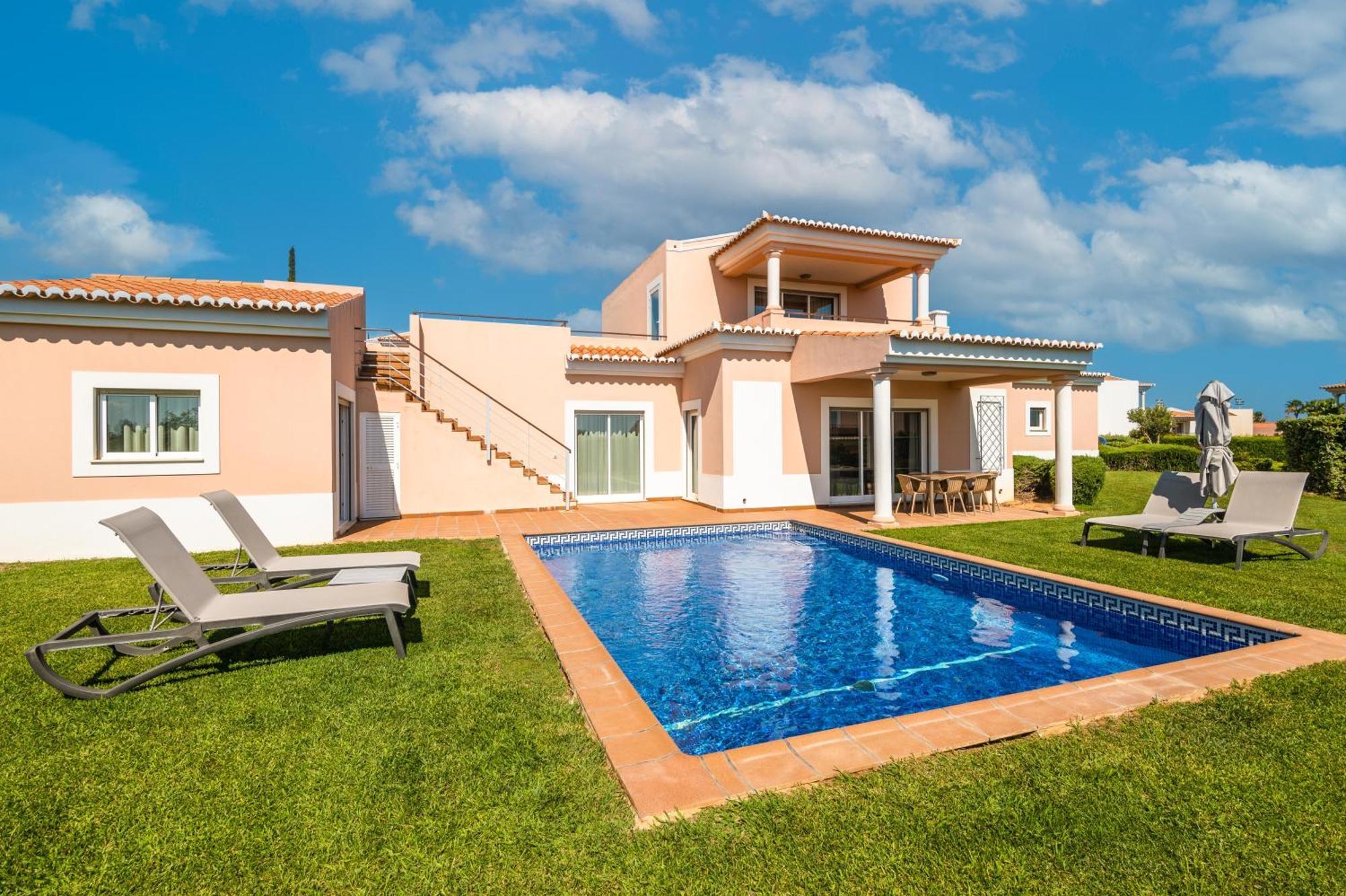 Three-Bedroom Villa Private Pool