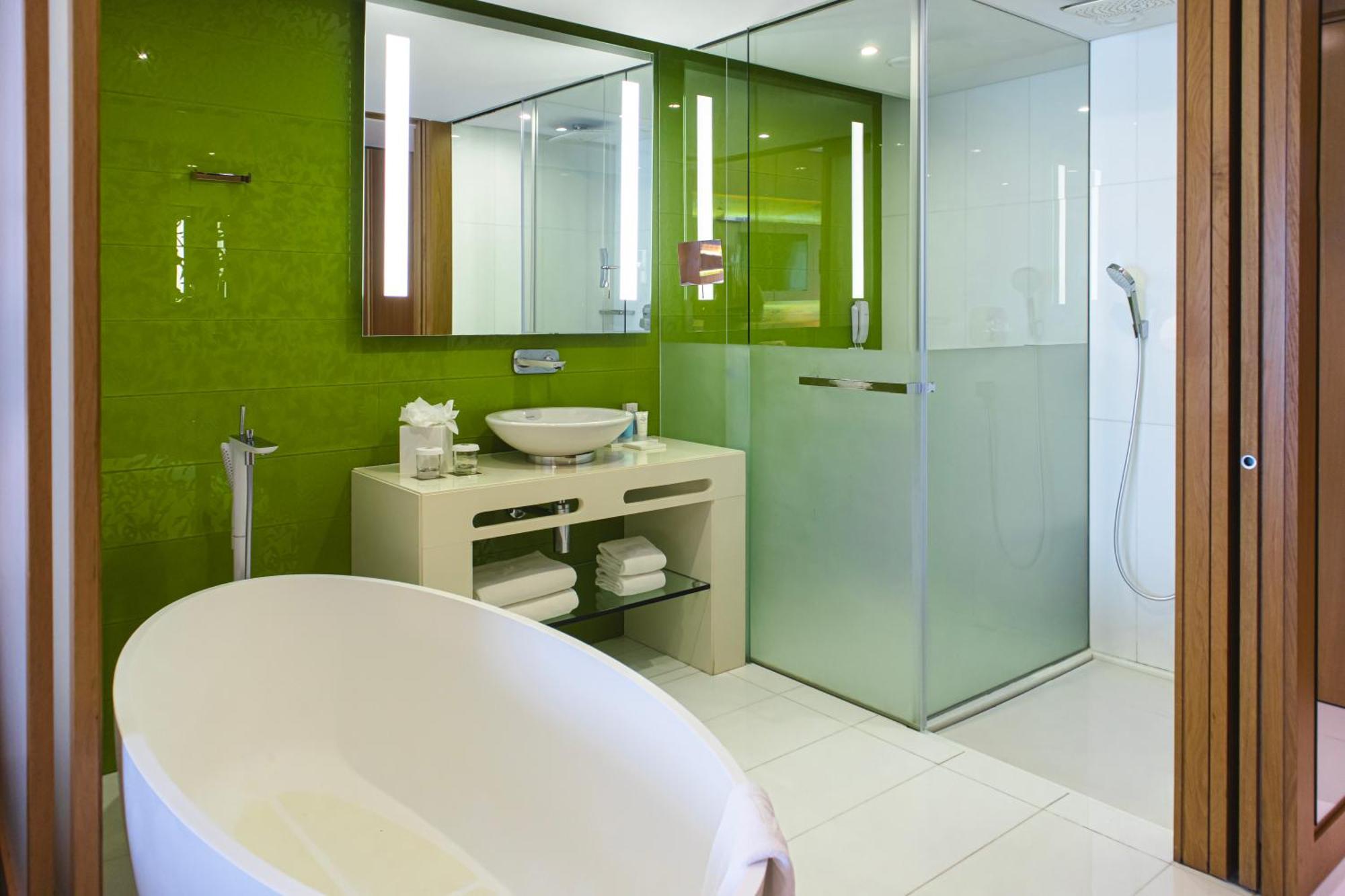 Deluxe Room – Pool View,1765876578:JPEG