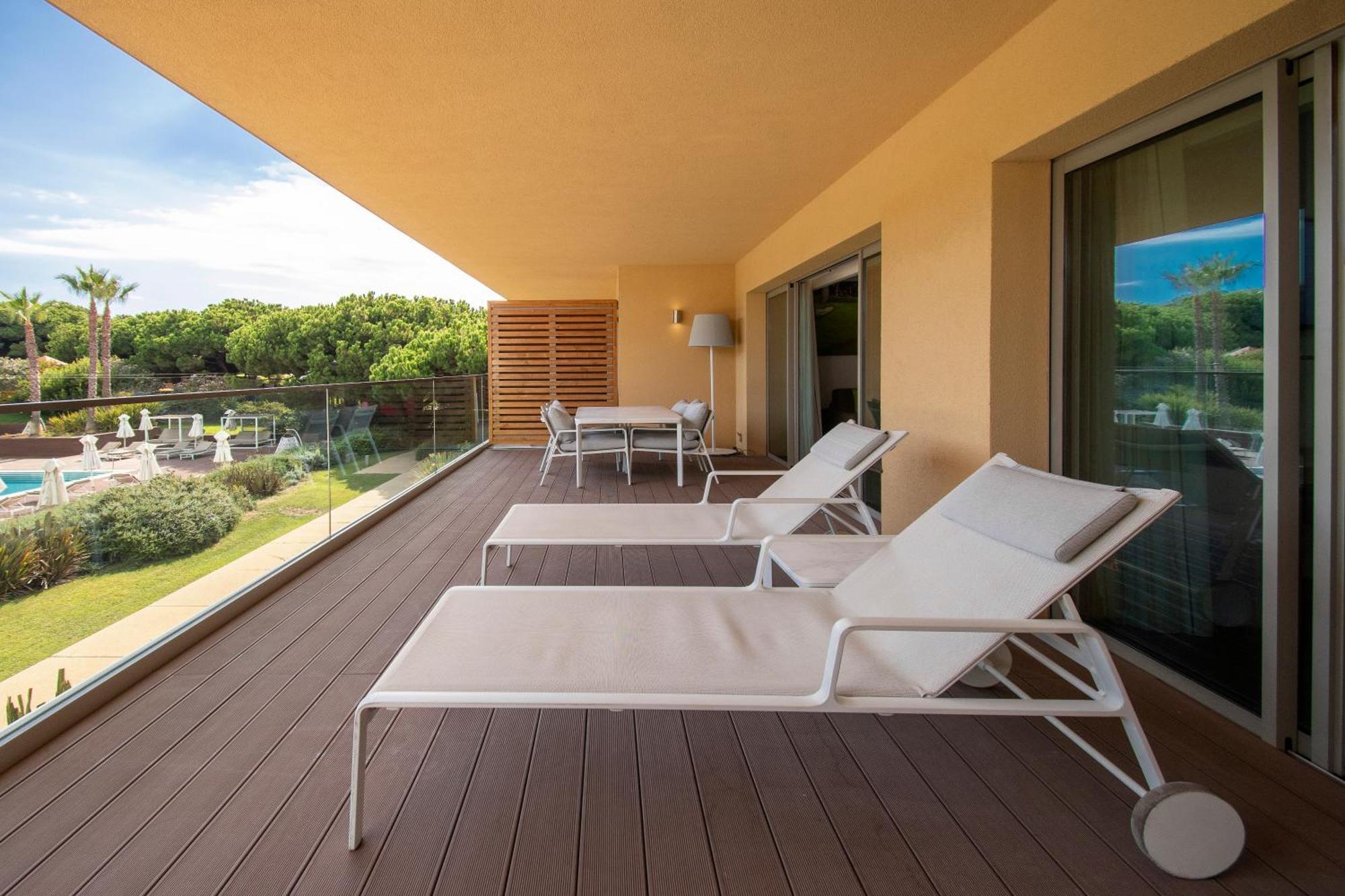 Suite Home – Poolblick