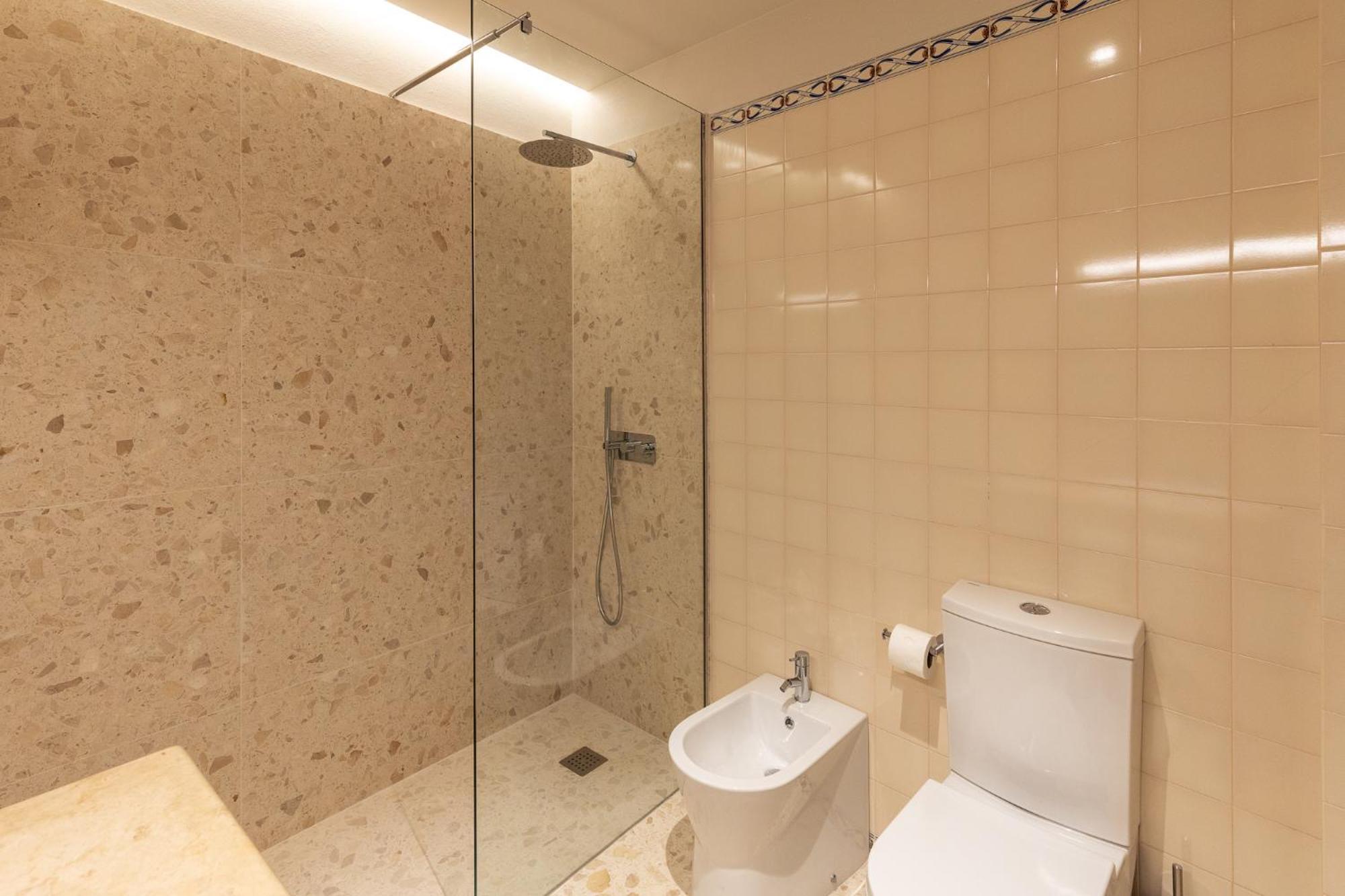 Large Twin Room Sea View