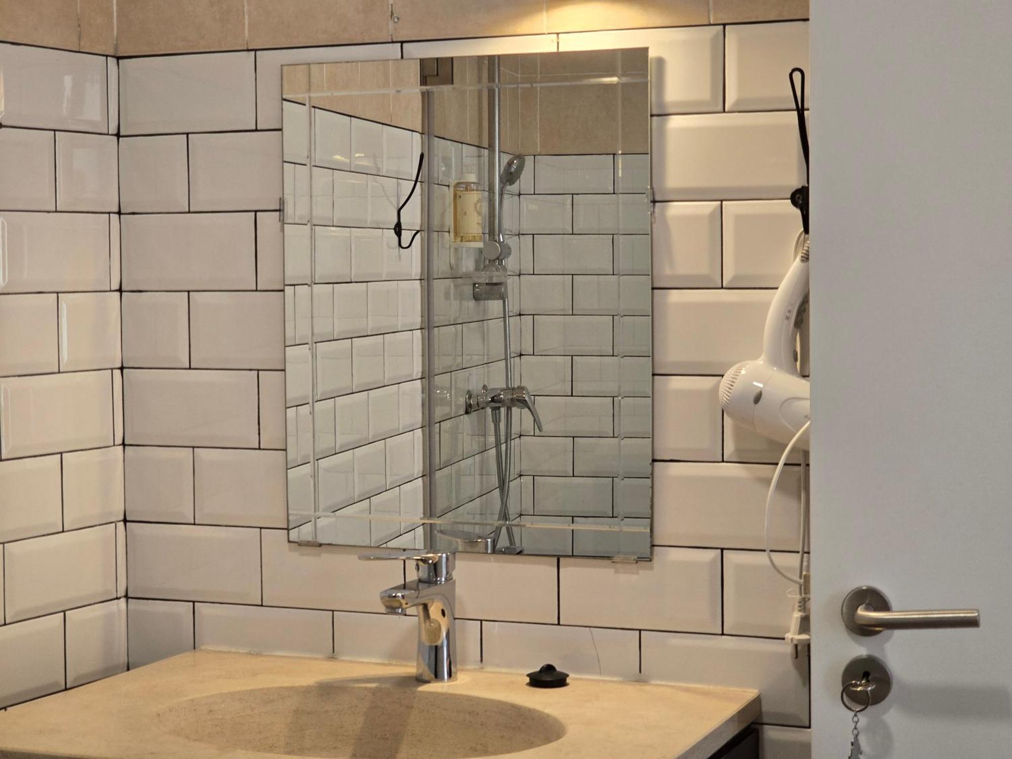 Chambre Double avec Salle de Bains Commune