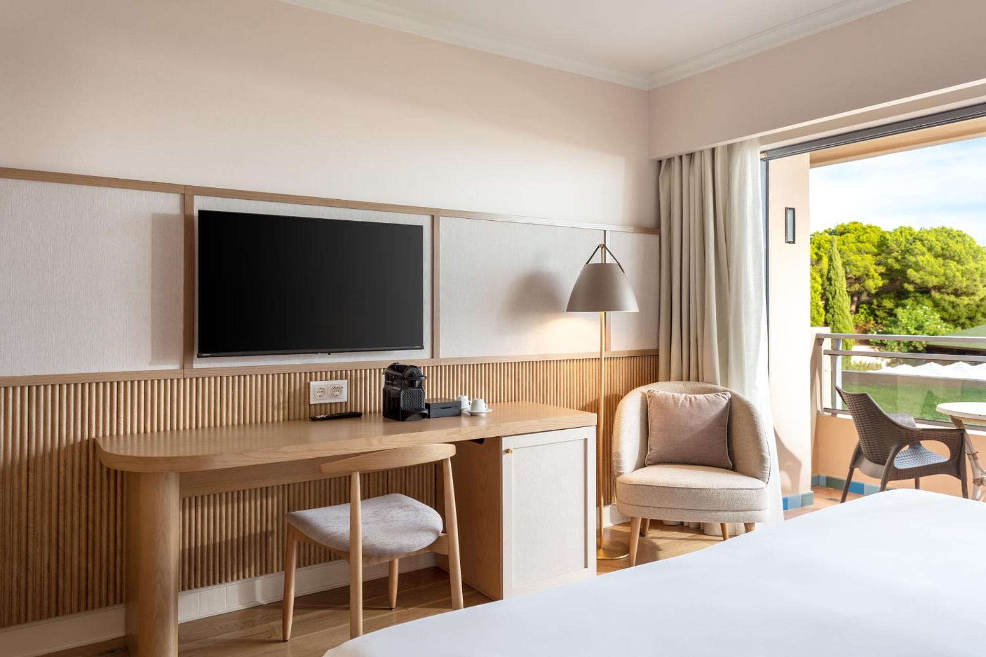Quarto com Cama de Casal ou 2 Camas de Solteiro e Vista do Mar