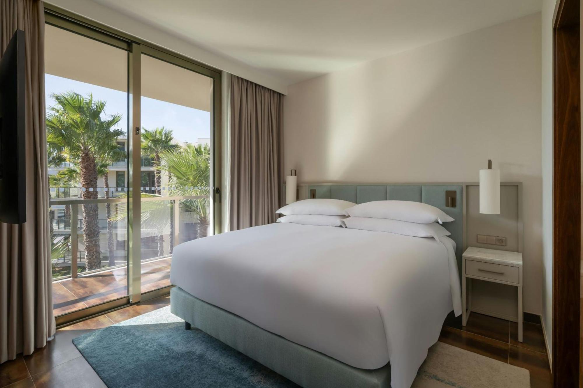 Suite con 3 Camere da Letto e Balcone