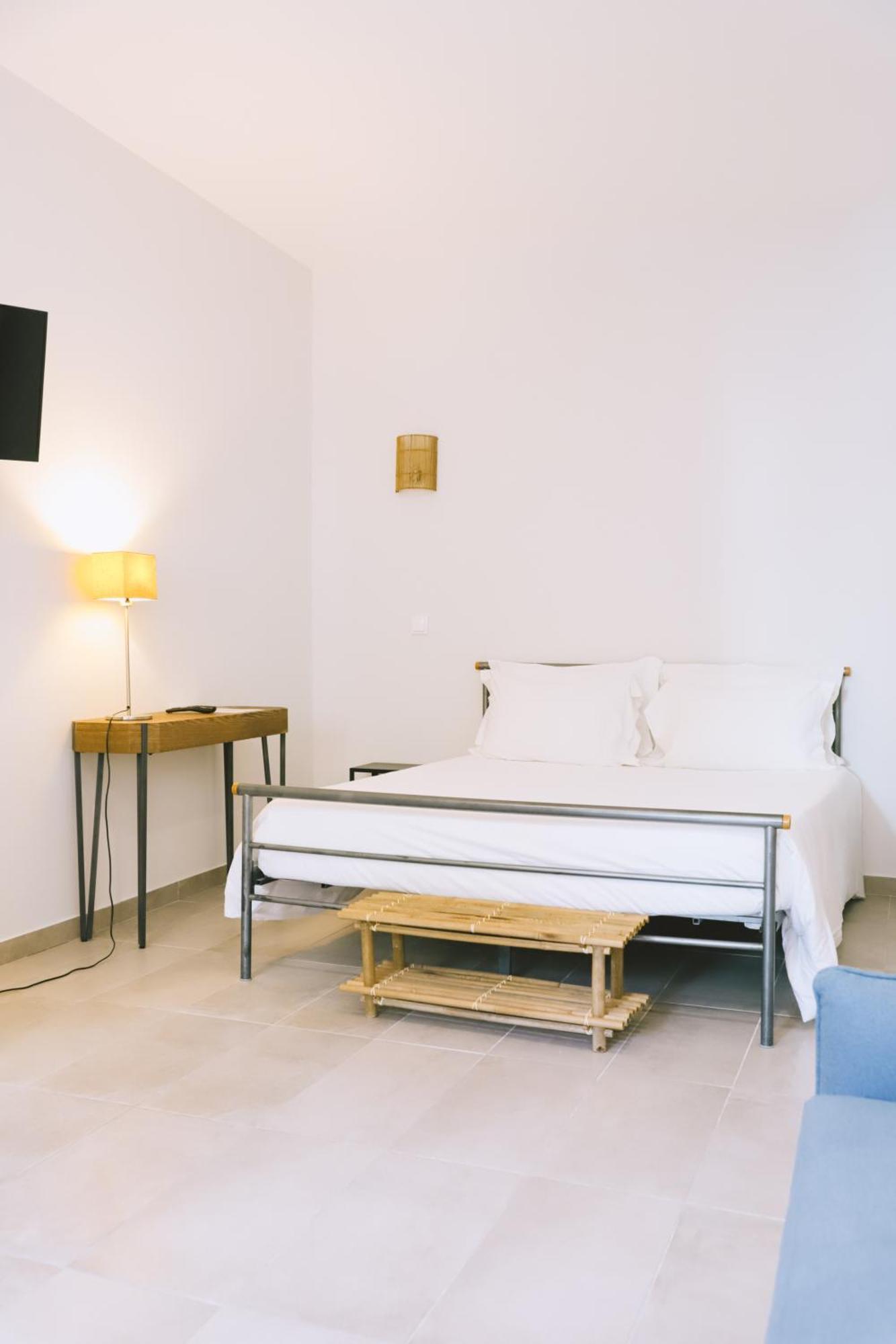Deluxe Room,1658102354:JPEG