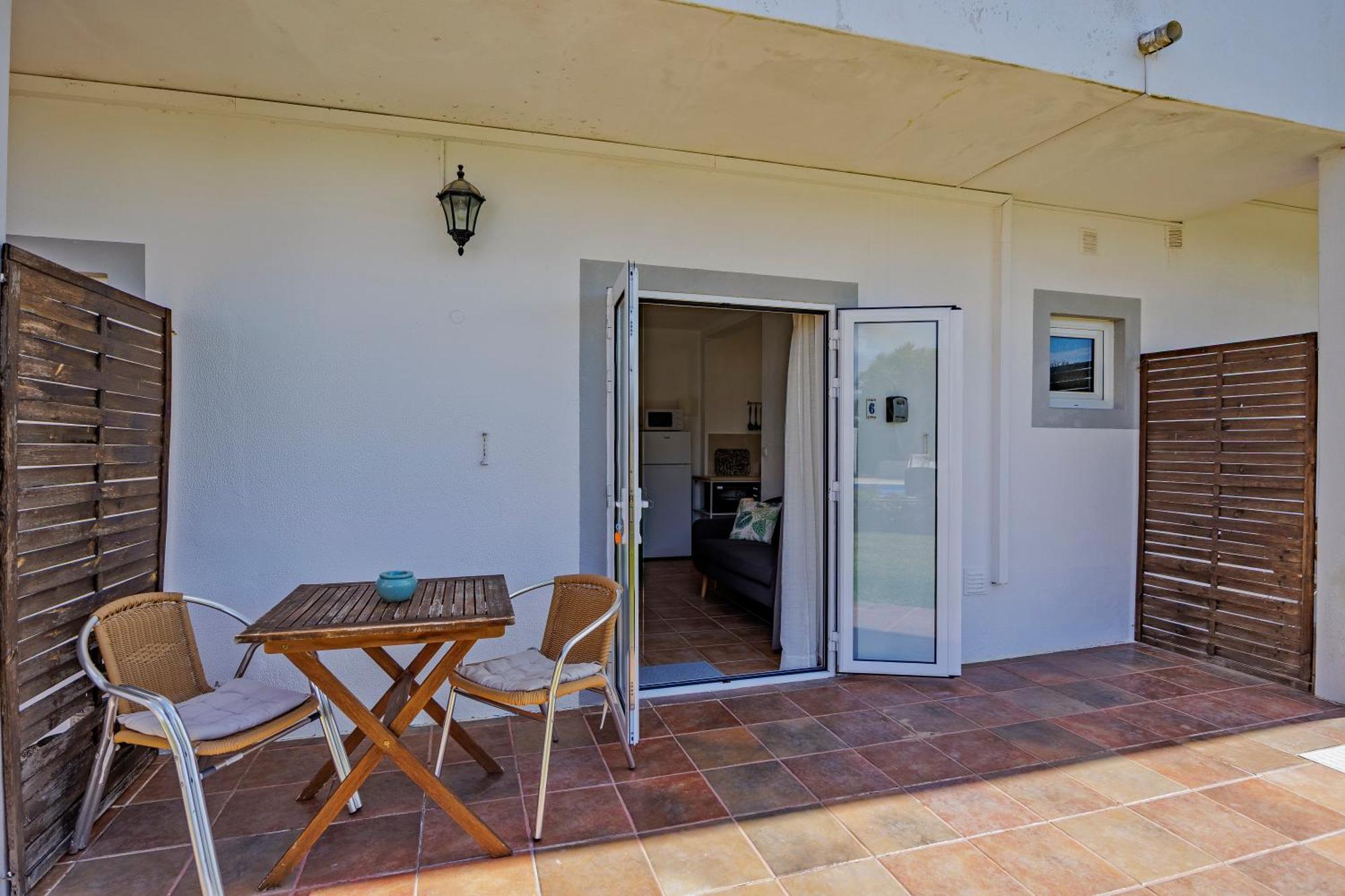 Apartamento de 1 dormitorio con vistas a la piscina