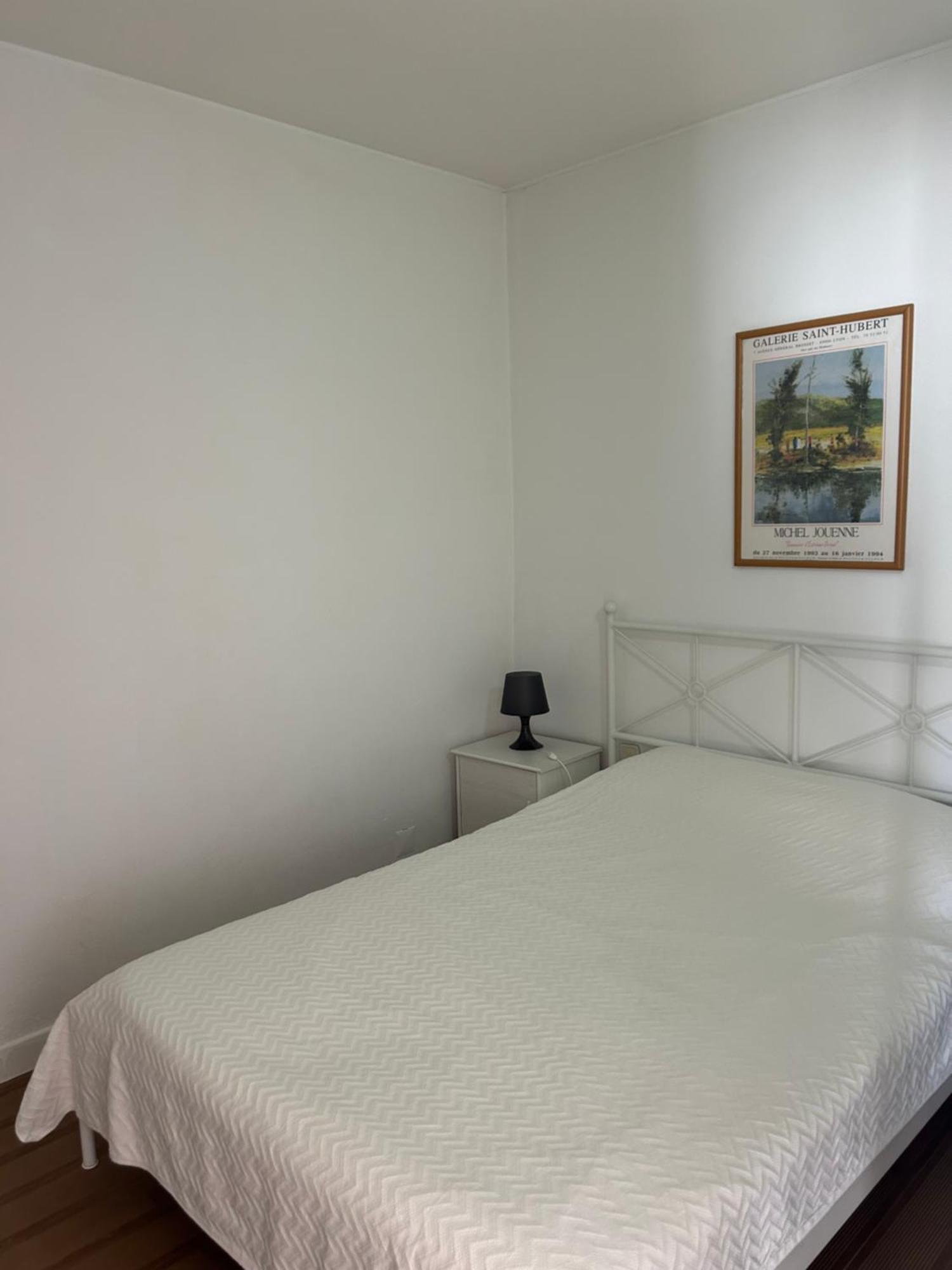 One-Bedroom Apartment with Balcony,1679596093:JPEG