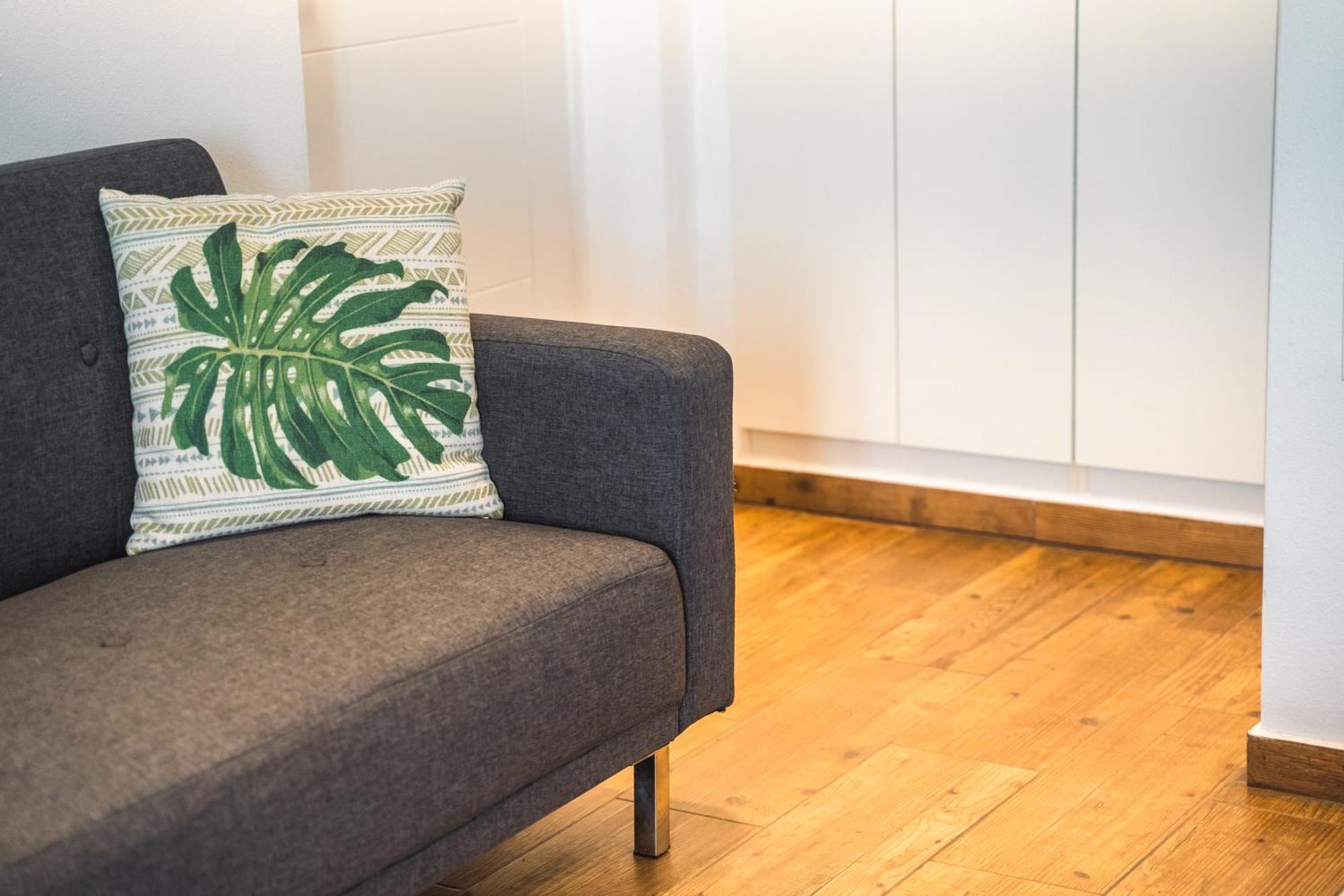 Standard Twin Room Sofa