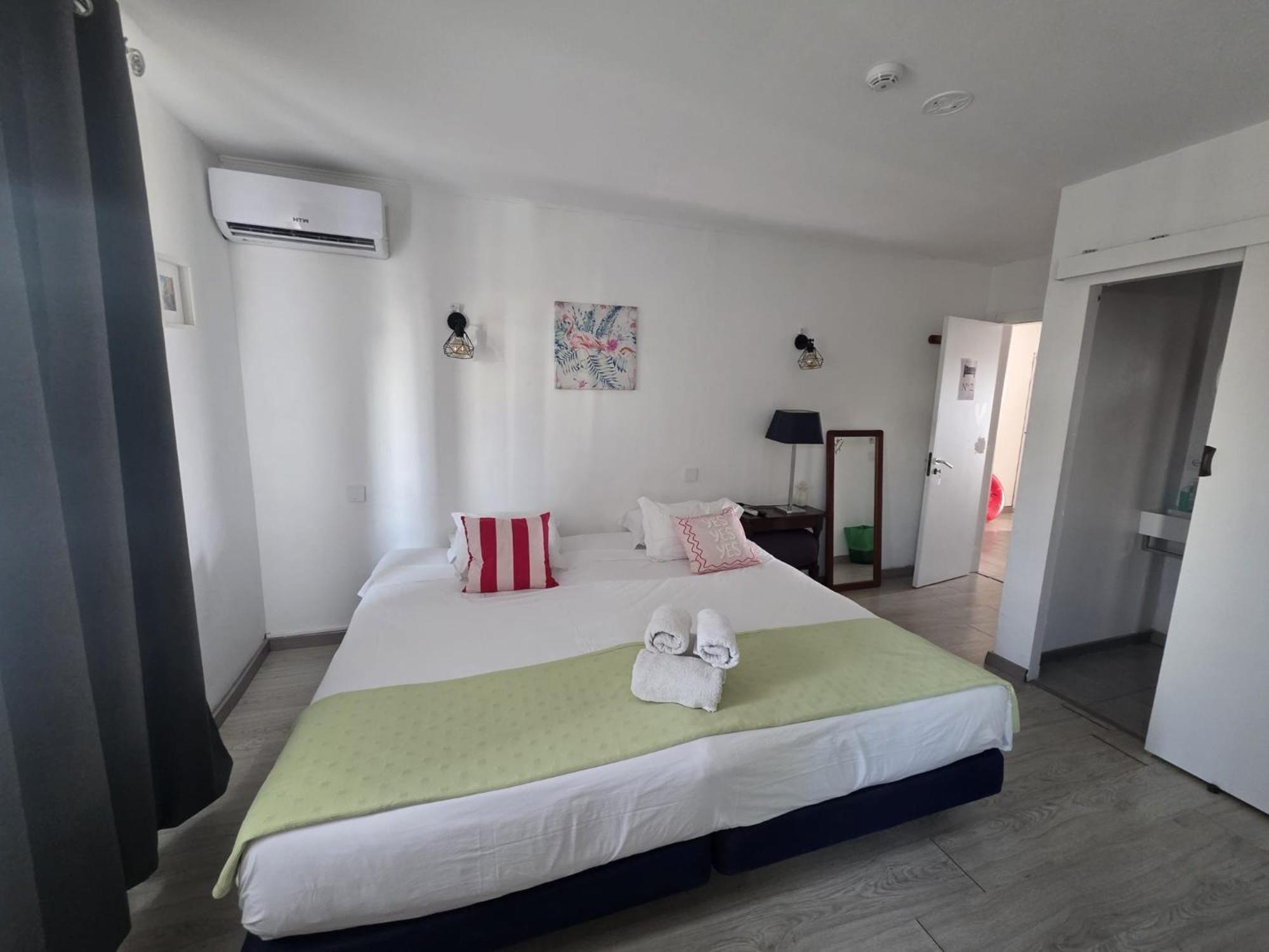 Double or Twin Room Private Bathroom