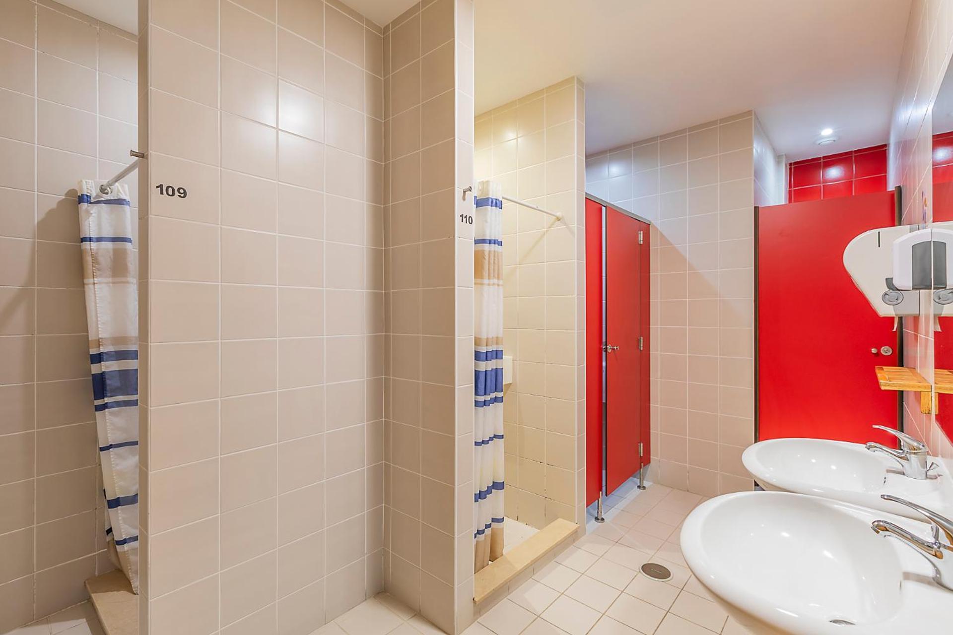 Zweibettzimmer mit Gemeinschaftsbad
