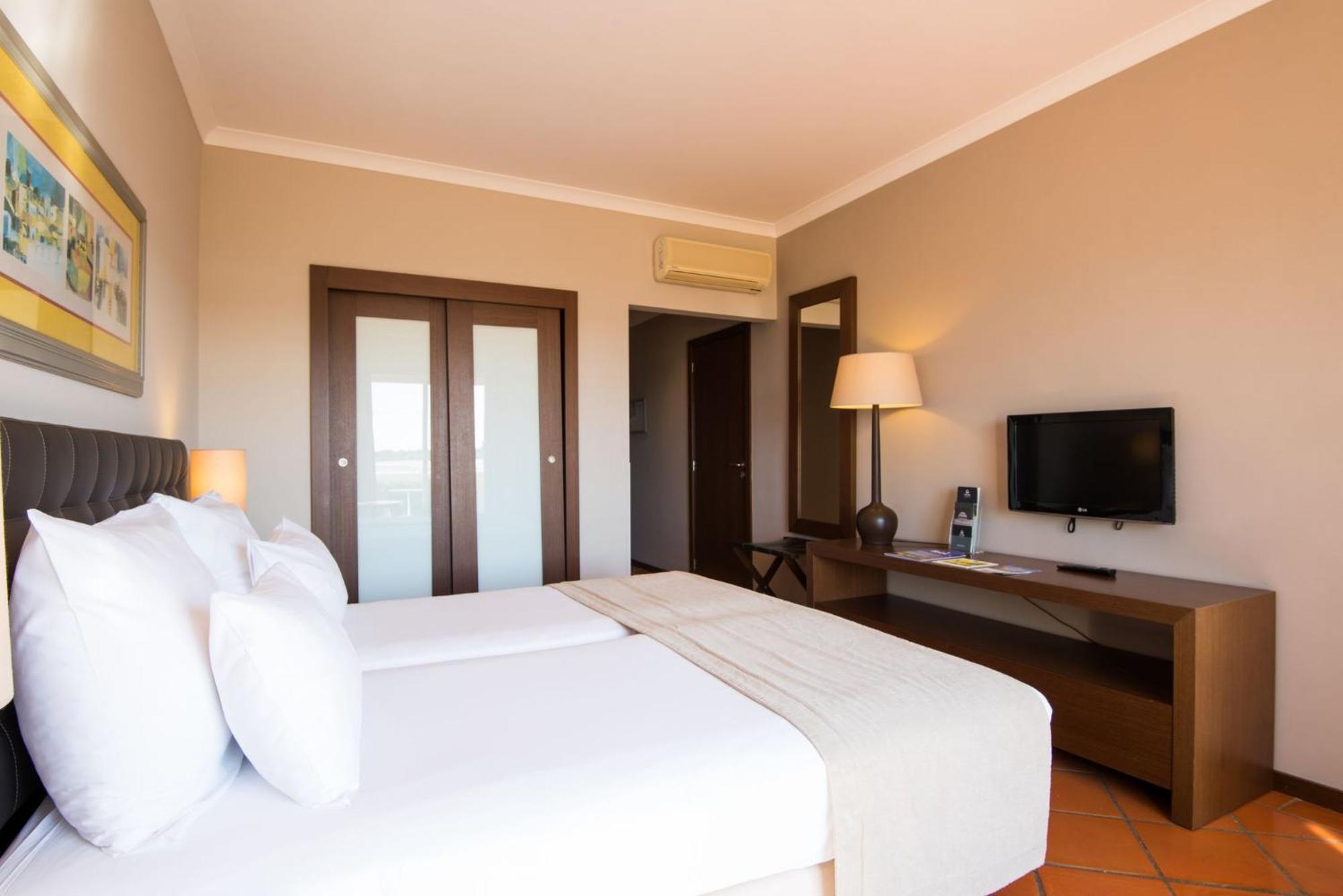 Twin Room Ria View