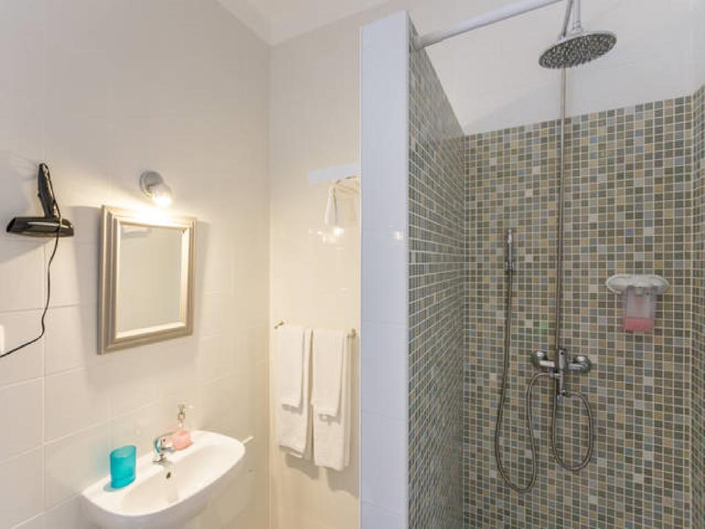 Double or Twin Room with River View and External Private Bathroom