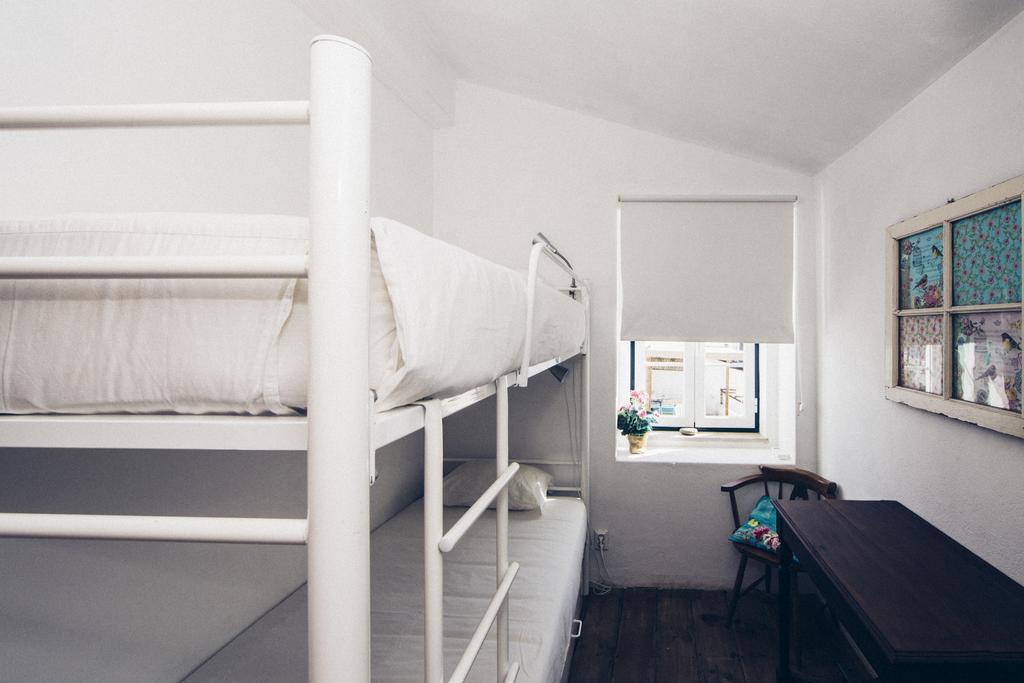 Female Bunk Bed Room,215980667:JPEG