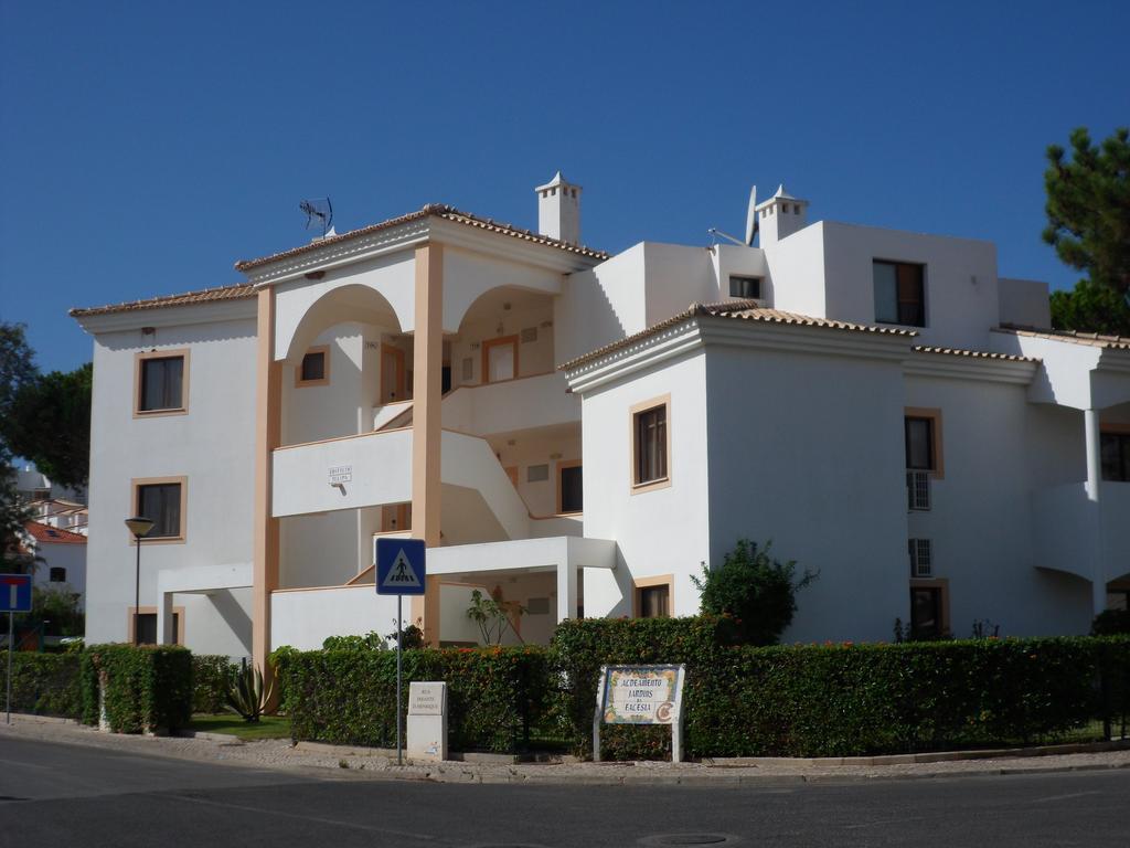 One-Bedroom Apartment with Pool Access