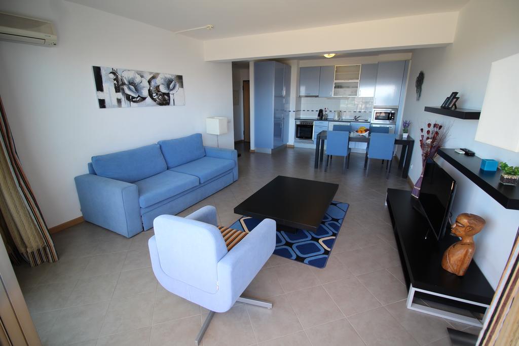 One-Bedroom Apartment with Sea View