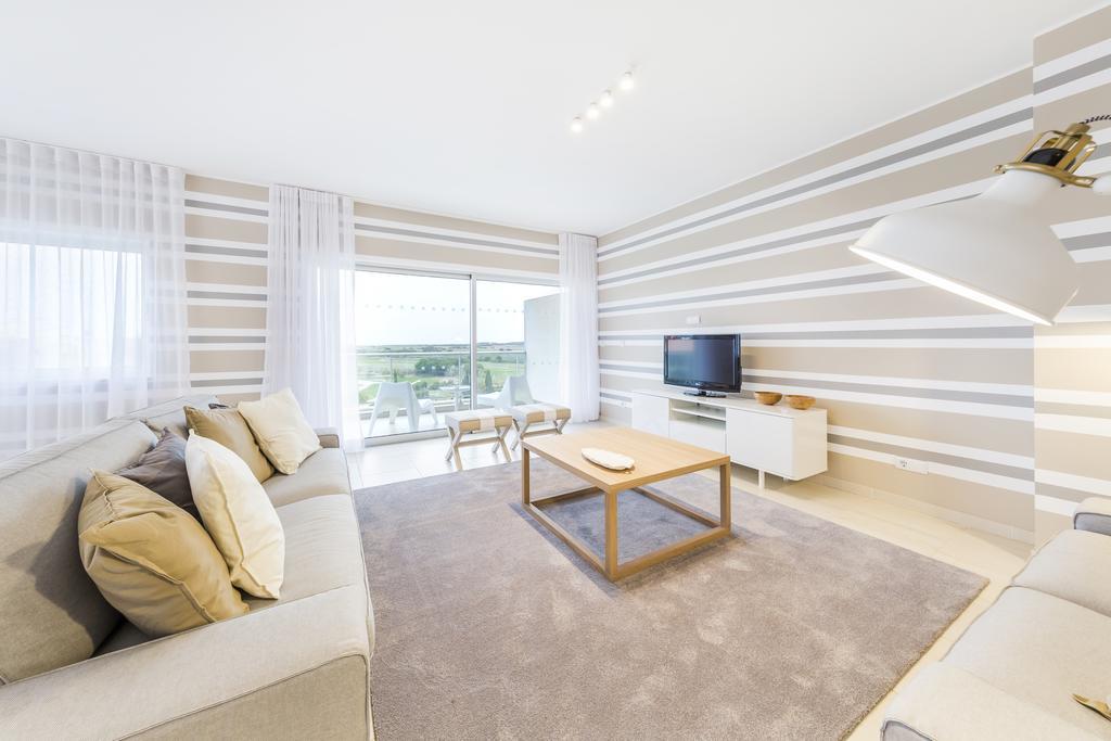 Deluxe Two-Bedroom Apartment