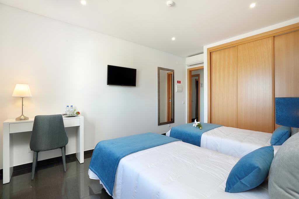 Double or Twin Room with Pool View,387037396:JPEG
