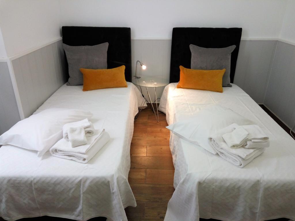 Doppel-/Zweibettzimmer mit Gemeinschaftsbad