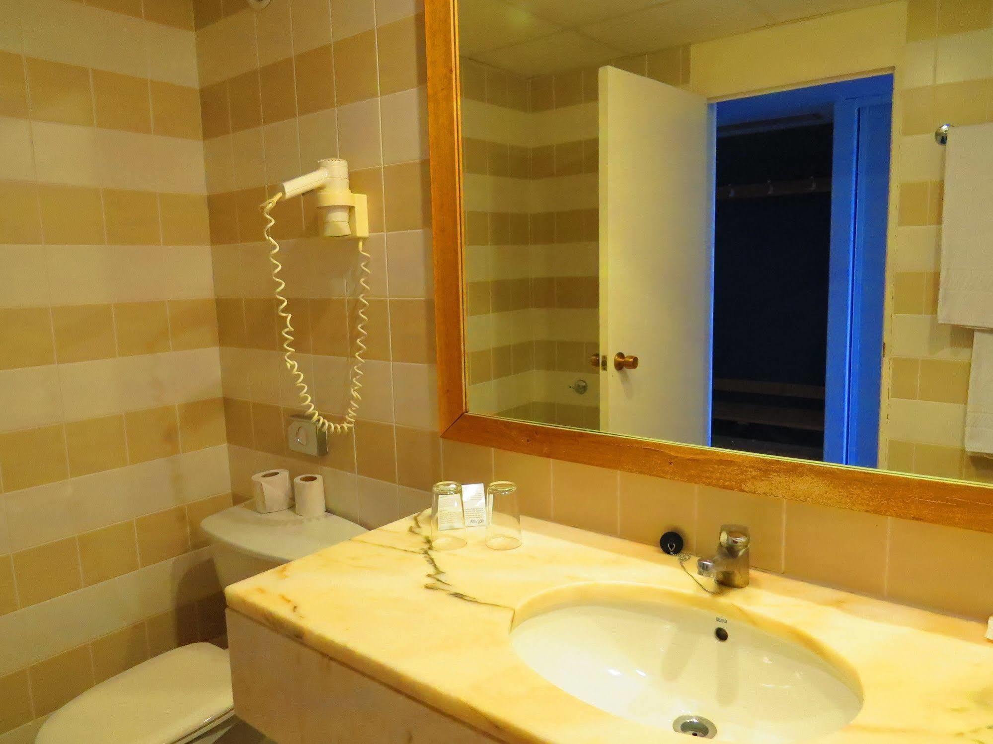 Chambre Familiale (2 Adultes + 1 Enfant) avec Vue sur Mer