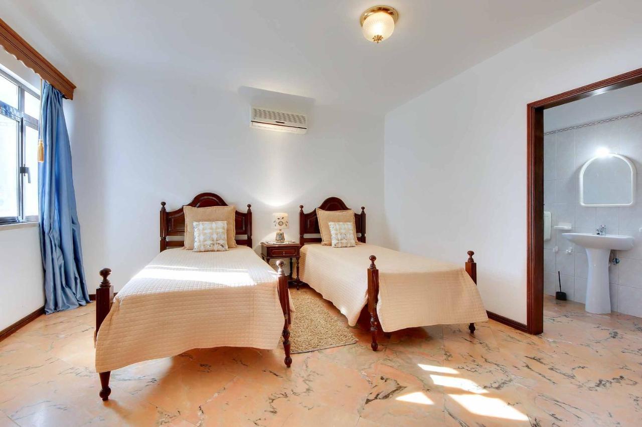Villa con 5 Camere da Letto