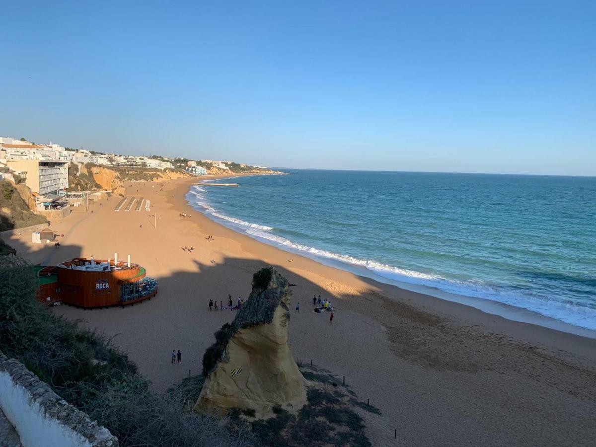Apartamento com Varanda e Vista do Mar