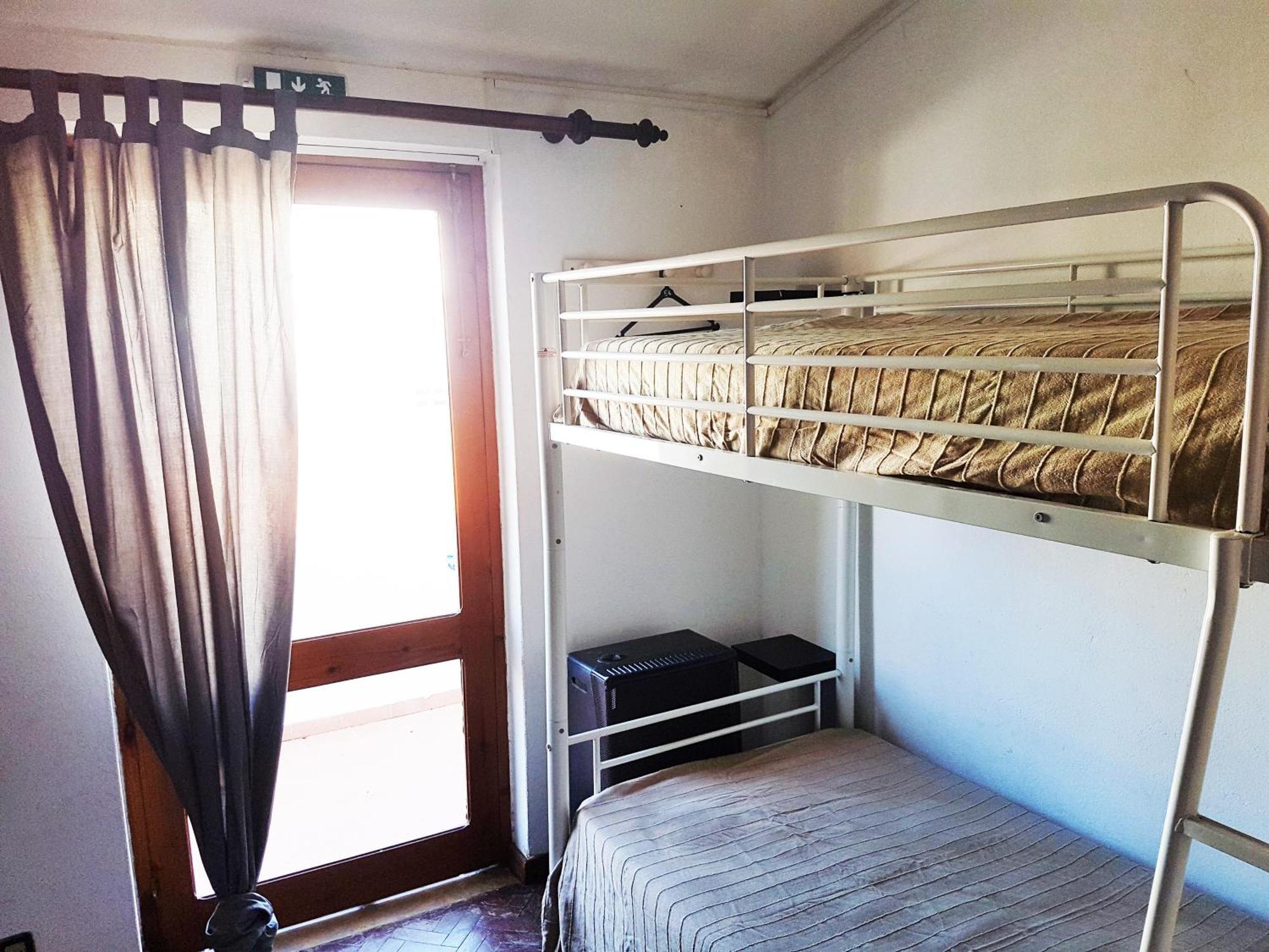 Posto Letto in Dormitorio Maschile per 4 Persone