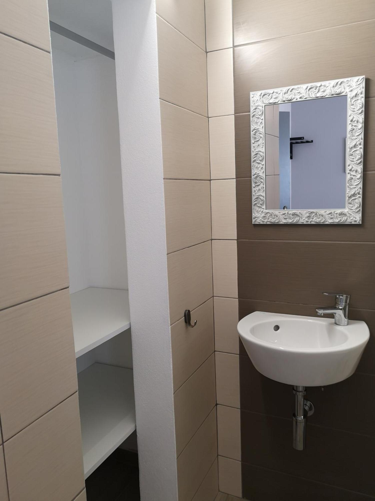 Quarto com 2 Camas de Solteiro