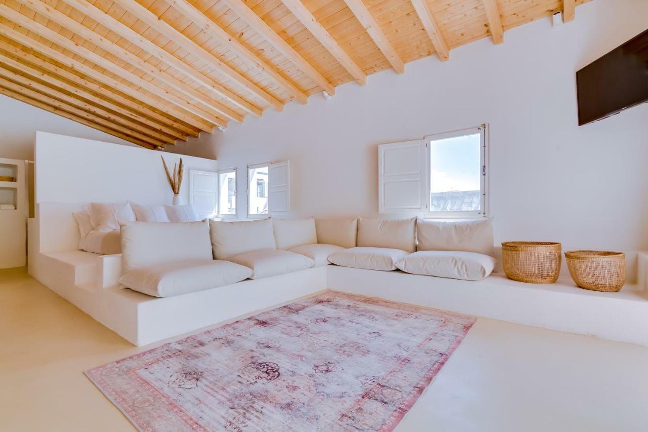 One-Bedroom Apartment,911444020:JPEG