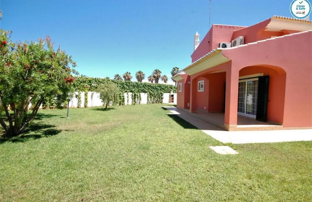 Villa Mikael - Free Wi-Fi - Aircon - Private Pool By Bedzy-1