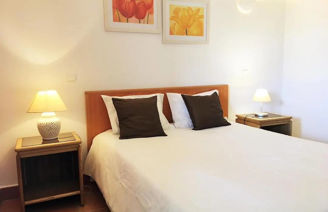 Apartamento T1 Em Lagos Com Piscina E Garagem-1